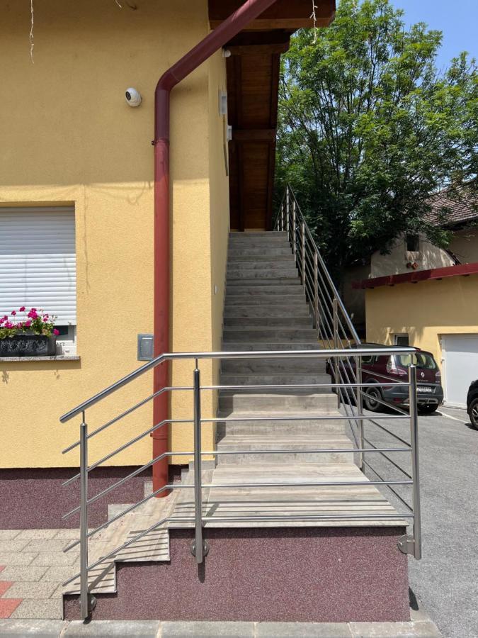 Rooms & Apartment Perak Kutjevo Екстер'єр фото